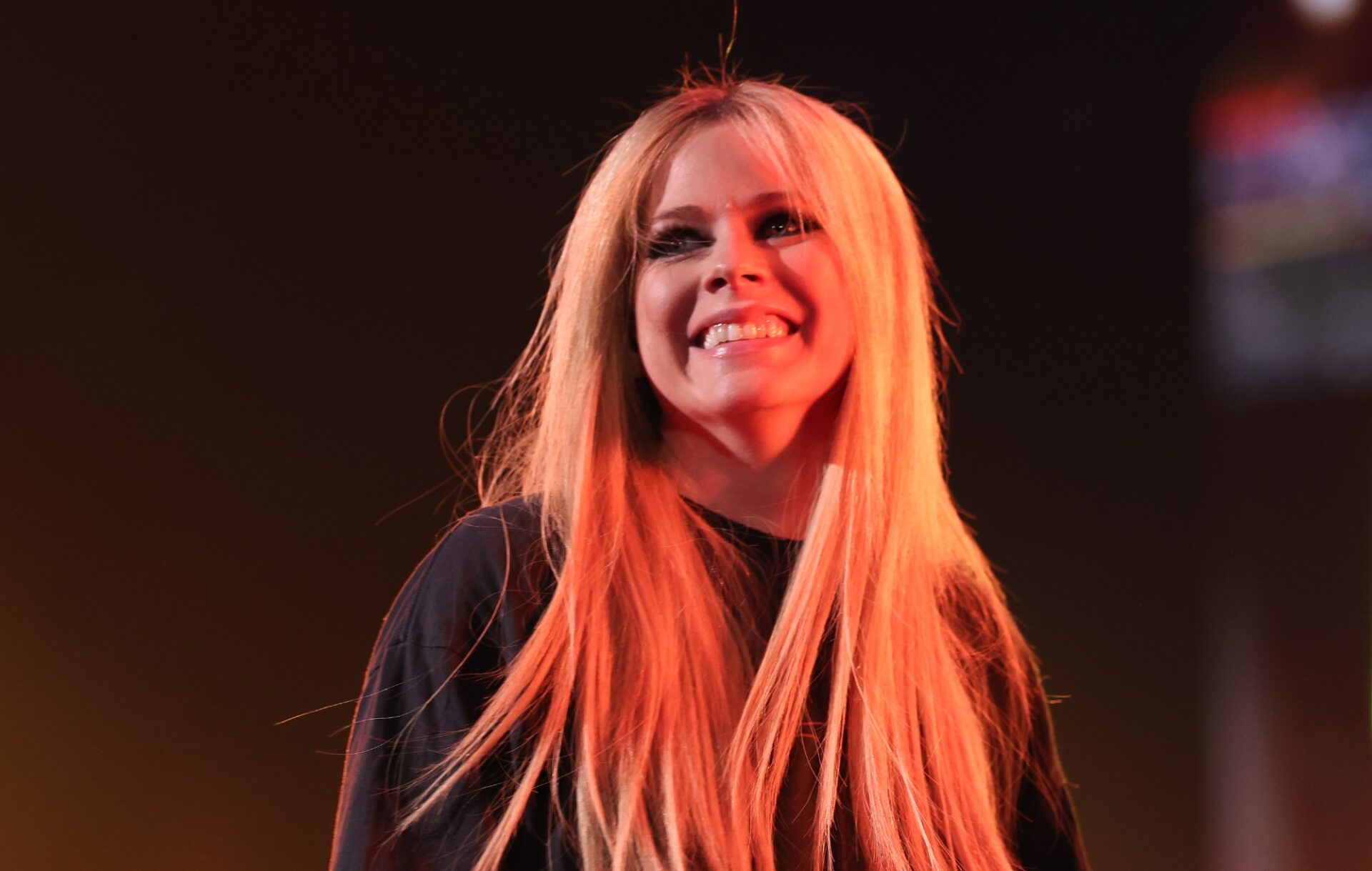 Avril Lavigne addresses body double conspiracy theory: "It's so dumb"