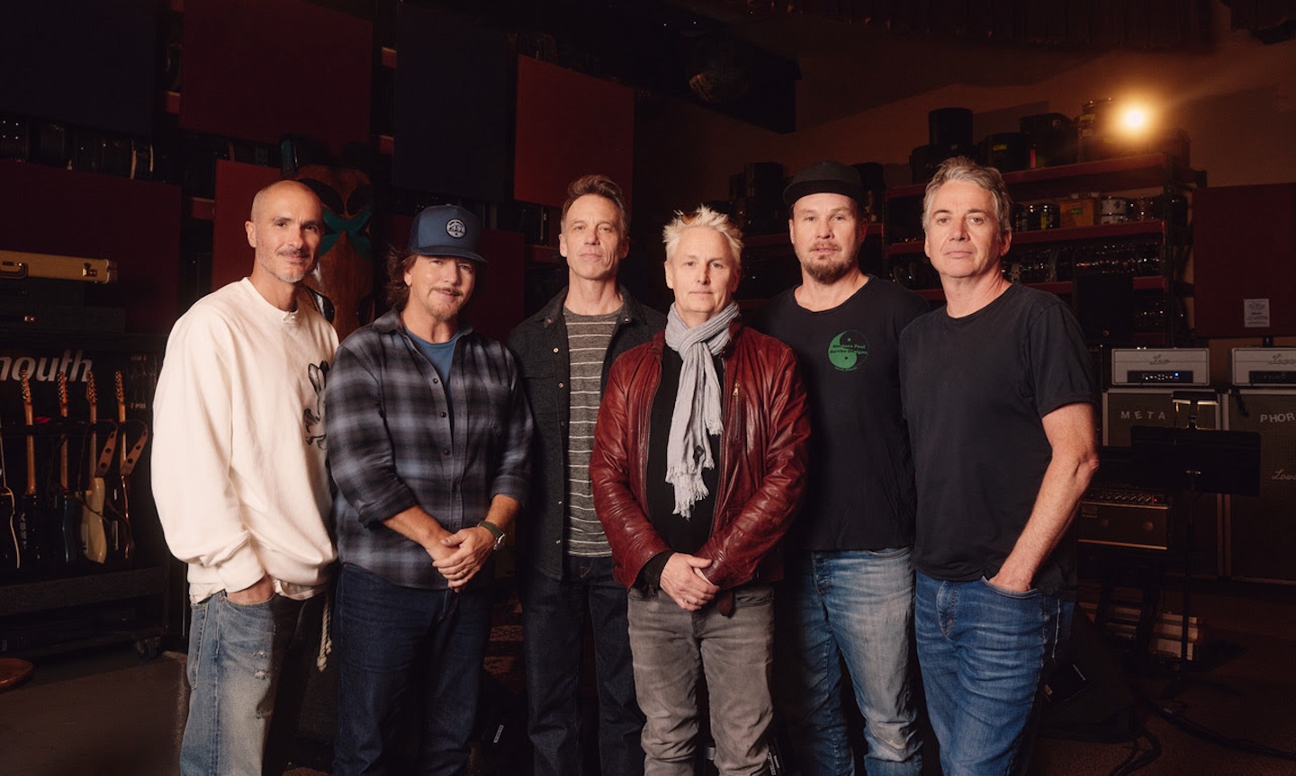 Pearl Jam And Zane Lowe Talk New Record 'Dark Matter'